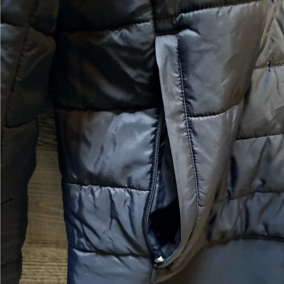 United Colors Of Benetton | NWT Reversible Quilted Jacket - Men's M, Navy - FLAW - Picture 3 of 13